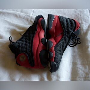 Black and red Jordan’s 13 retro size US 5 men